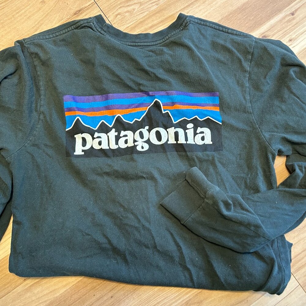 Patagonia Dark Green Long Sleeve